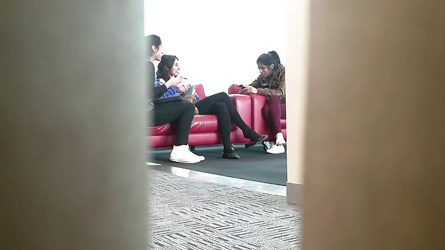 年轻的 漂亮 女孩 乱搞 与 一个可爱的 黑鬼