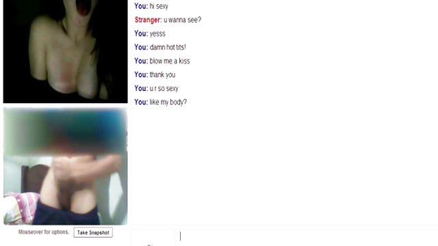 和一个成熟的花花公子与一个美丽的小鸡和性玩具