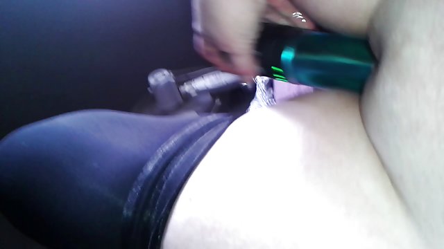 红色 性感的 猫 吸 在 笼子 和 乱搞 与 所有者