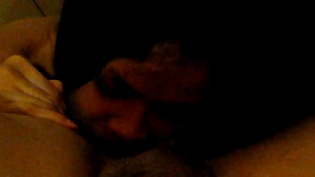 哥德乱搞他的女朋友在家里作为一个性感的护士