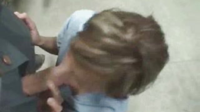 两个黑人来与朋友共进晚餐,并搞砸了