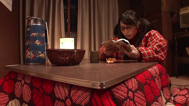 布鲁内特手淫在网络摄像头前