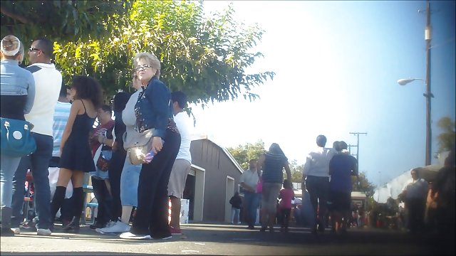 年轻的萨布丽娜·杰德想吸一个鸡巴